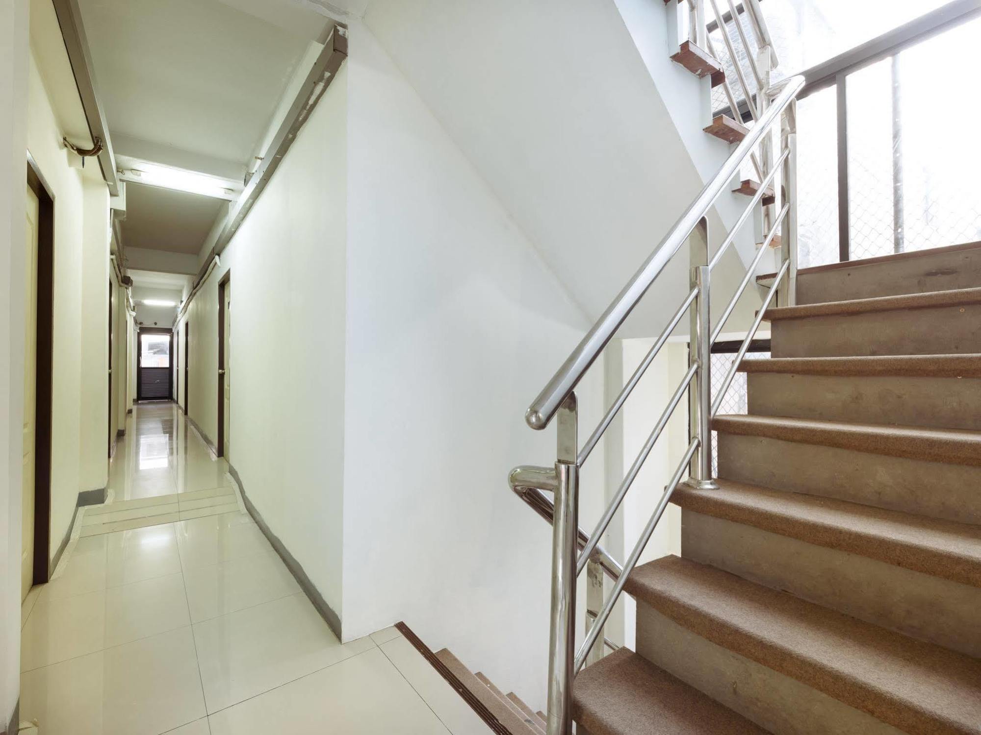 Khách sạn Nine Place Sukhumvit 40 Bangkok