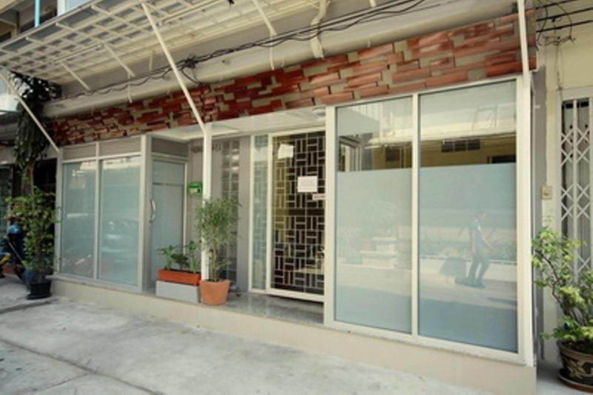 Nine Place Sukhumvit 40 Khách sạn Bangkok